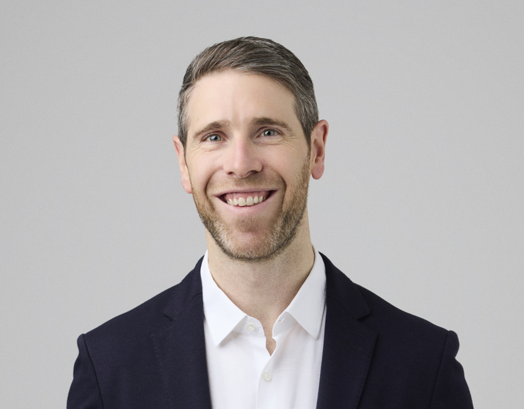 Headshot of Dr Michael Lloyd, psychiatrist at Wellvue specialising in perinatal mental health, addictions, chronic pain, bipolar disorder and more in Victoria
